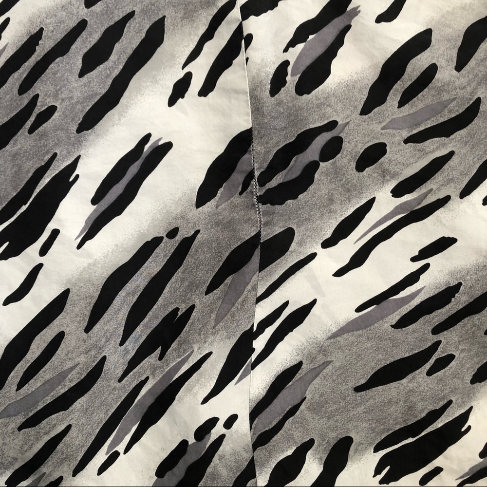 Vintage Via Seta 100% Silk Zebra Button Up Blouse - image 8